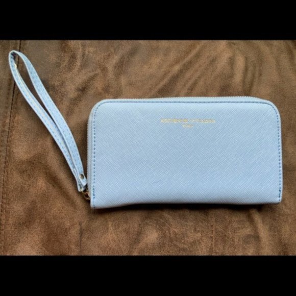 Adrienne Vittadini Studio Blue Charging Wallet - Picture 1 of 6